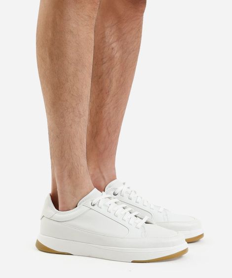 tênis casual com recortes branco