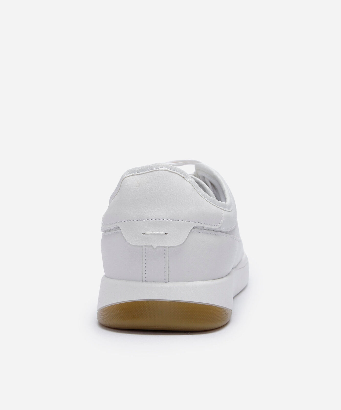 tênis casual com recortes branco