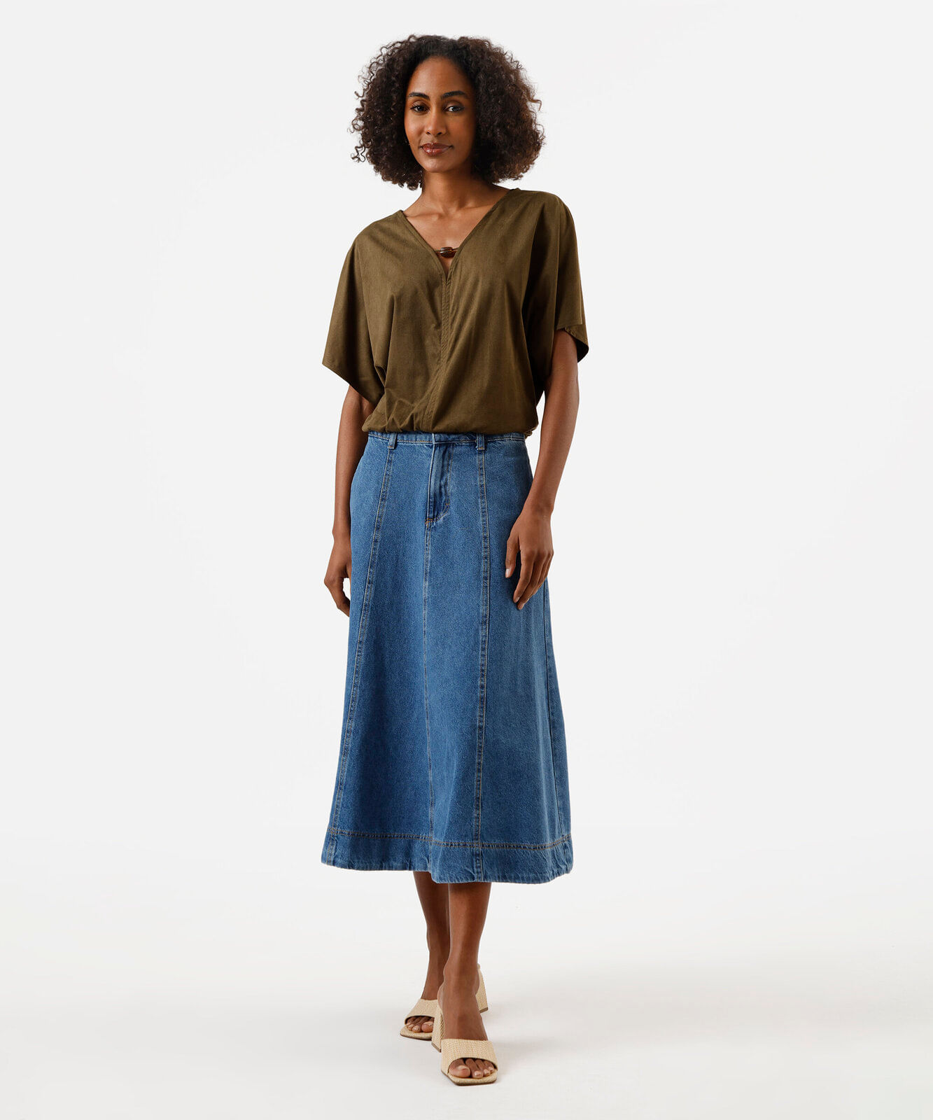 blusa feminina de suede decote v com aviamento verde
