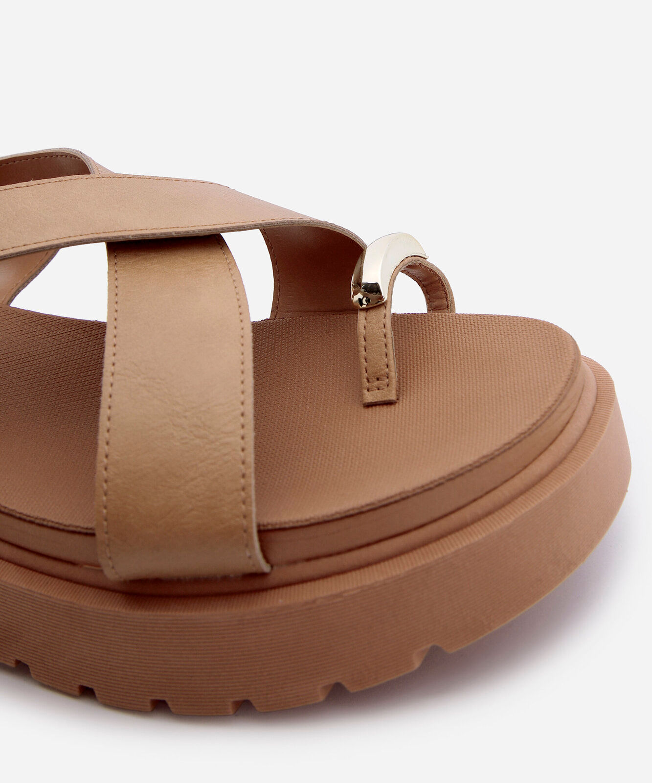 sandália flatform tratorada vizzano marrom