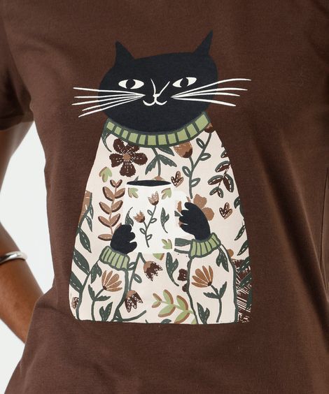 camiseta feminina de algodão manga curta gato marrom