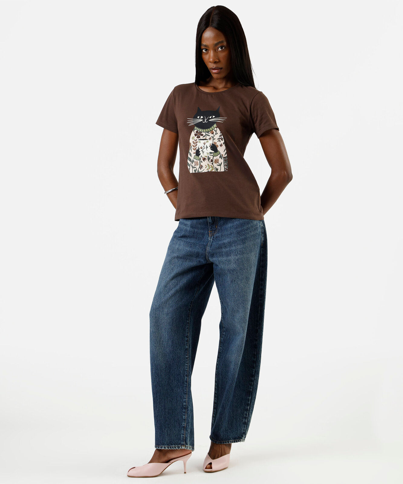 camiseta feminina de algodão manga curta gato marrom