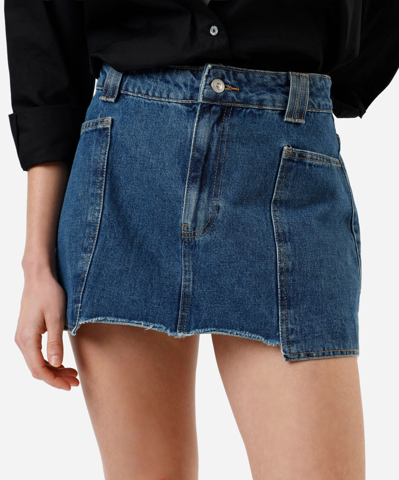 minissaia feminina jeans com barra a fio cintura baixa azul