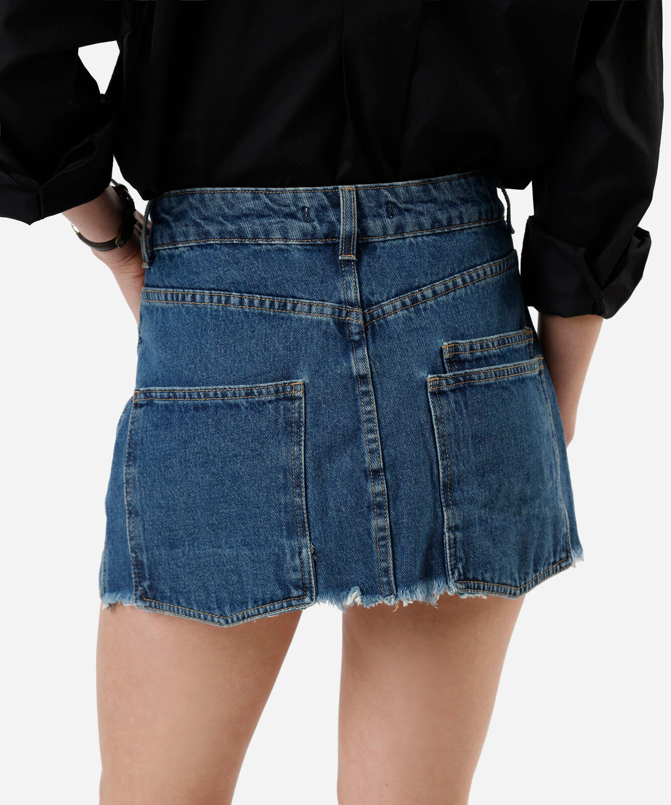 minissaia feminina jeans com barra a fio cintura baixa azul