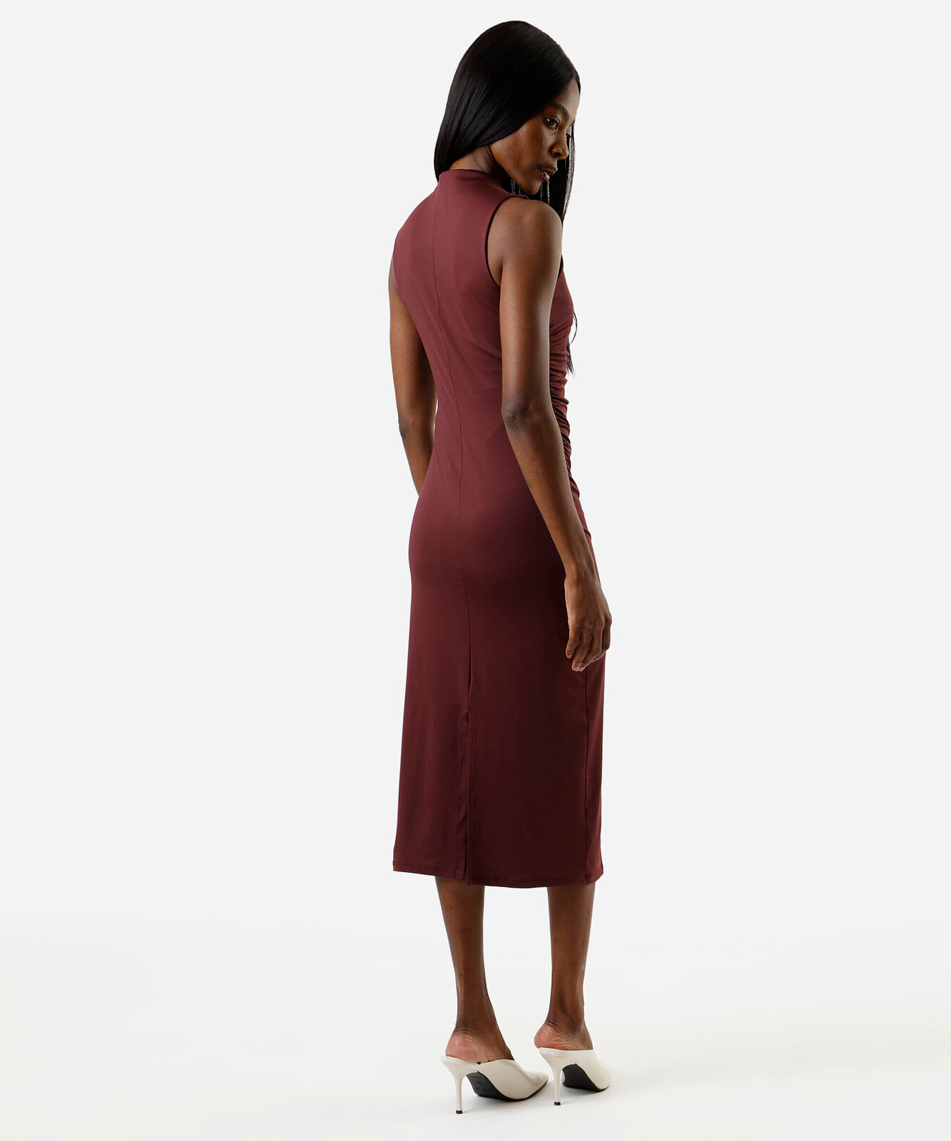 vestido midi feminino franzido com fivela vinho