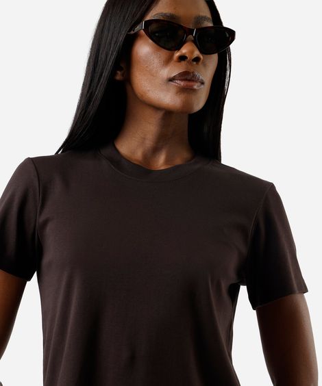 camiseta slim feminina de algodão peruano manga curta básica marrom