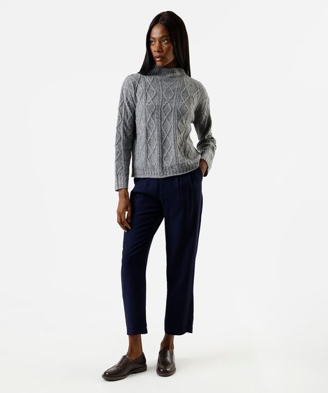 calça reta de alfaiataria feminina com viscose e pregas azul