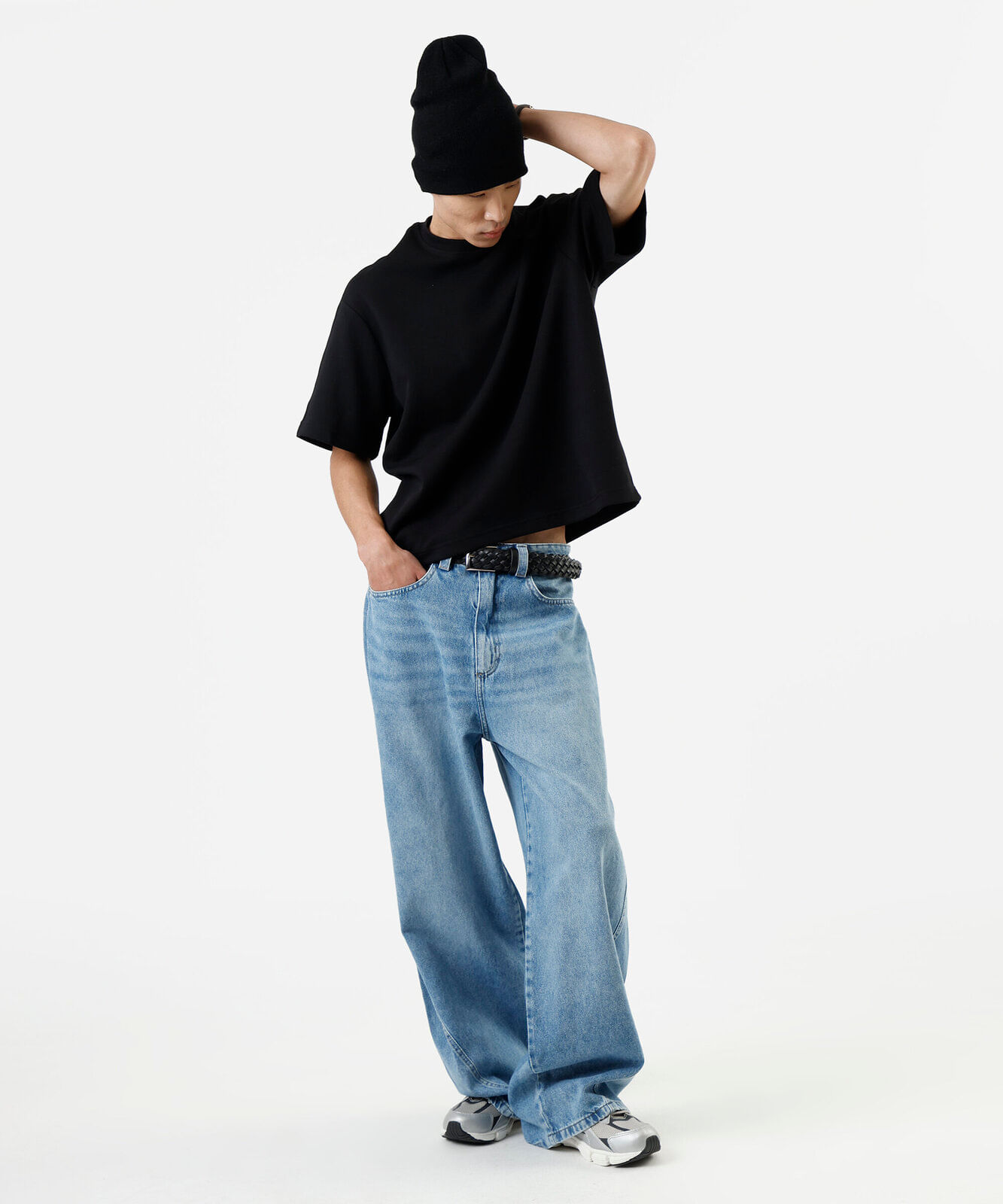 camiseta box fit masculina com algodão e recorte manga curta preta