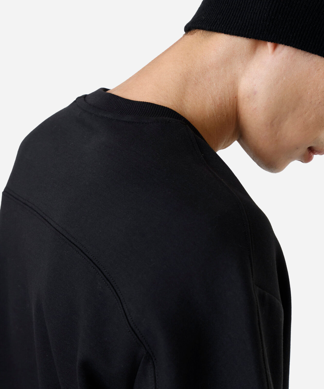 camiseta box fit masculina com algodão e recorte manga curta preta