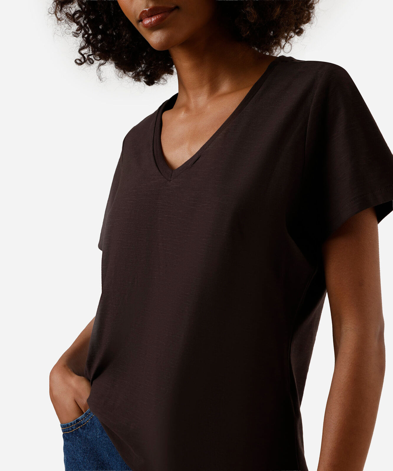 blusa básica feminina de algodão peruano manga curta decote v marrom