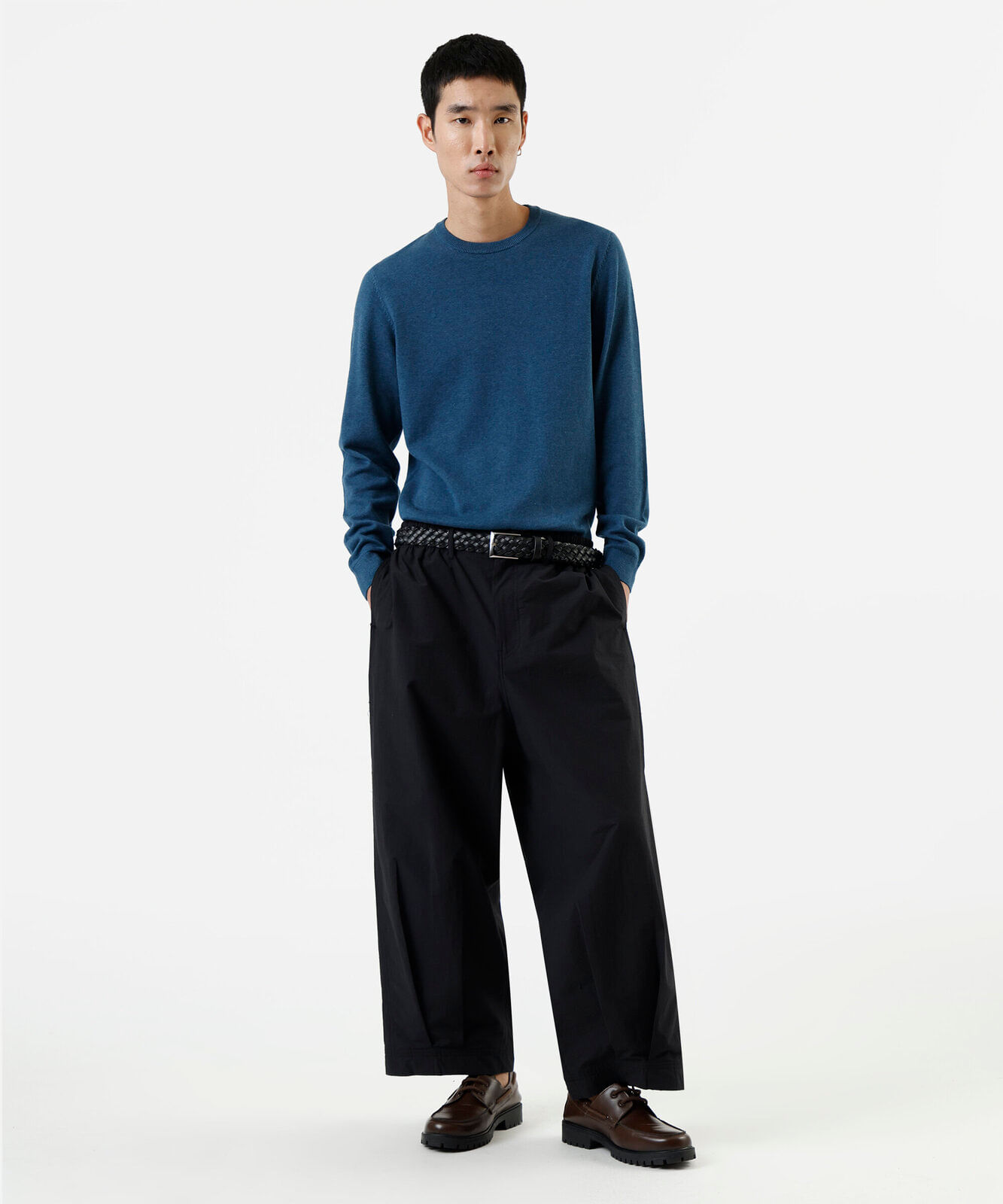 suéter masculino de tricot azul