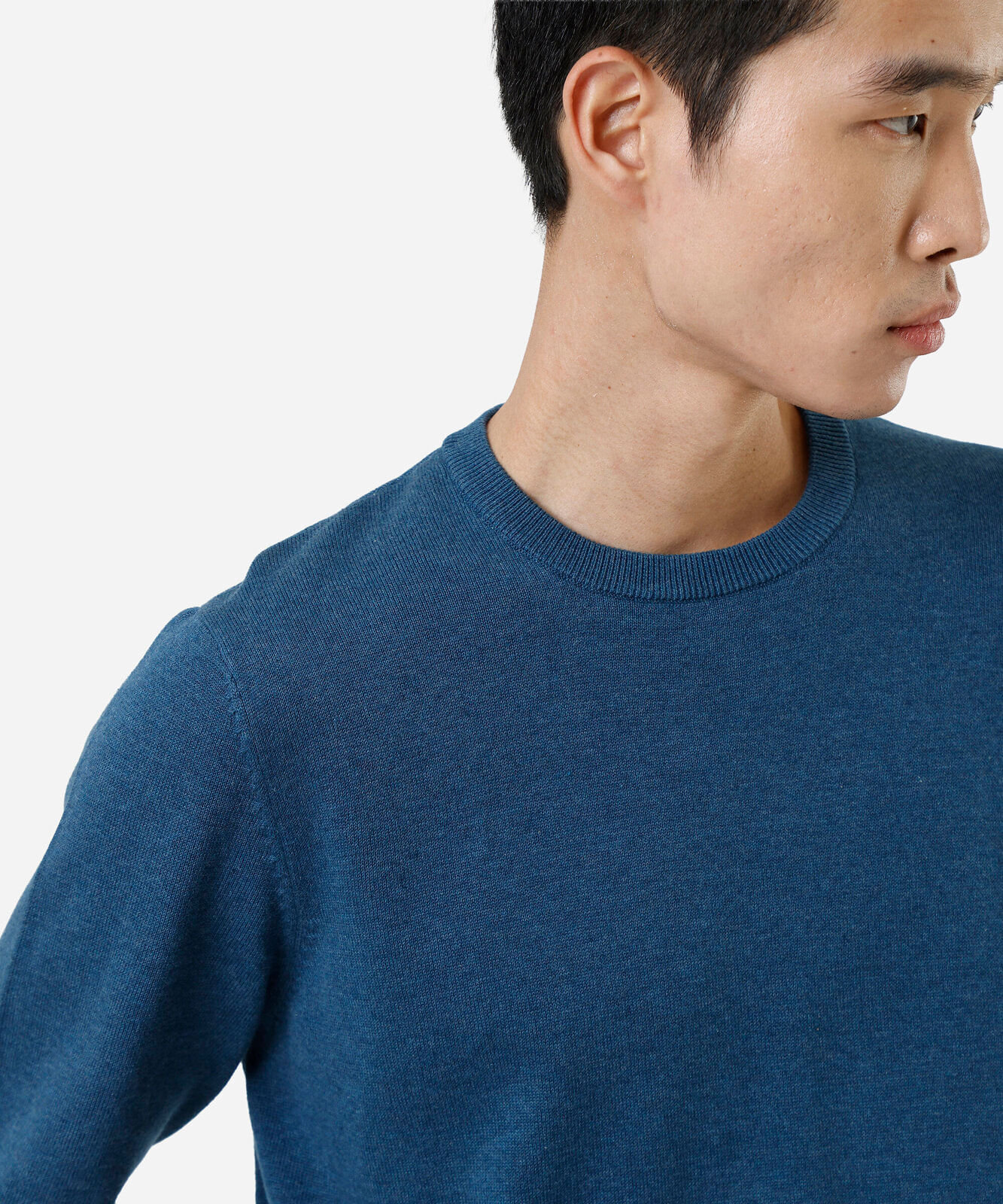 suéter masculino de tricot azul