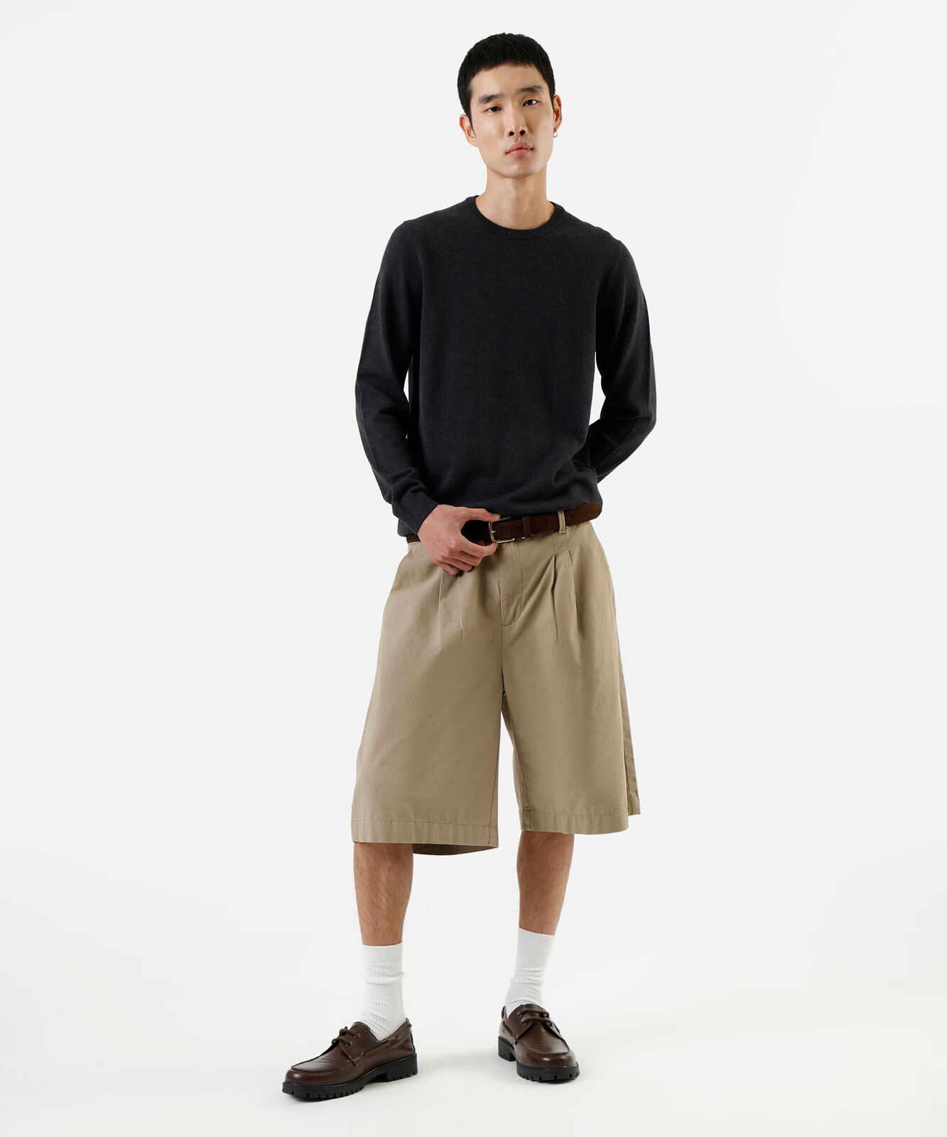 suéter masculino de tricot  cinza