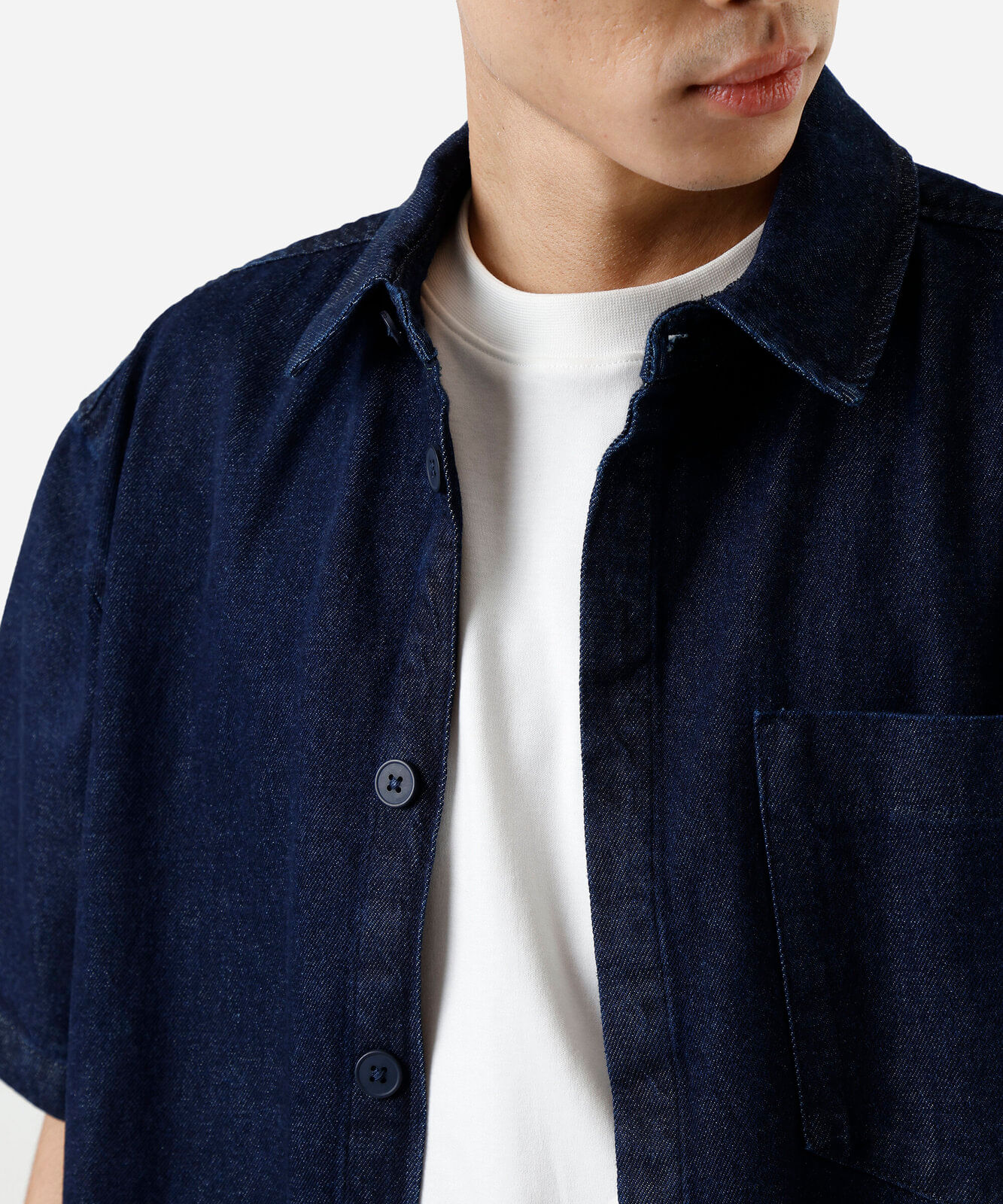 camisa masculina jeans manga curta com bolso azul