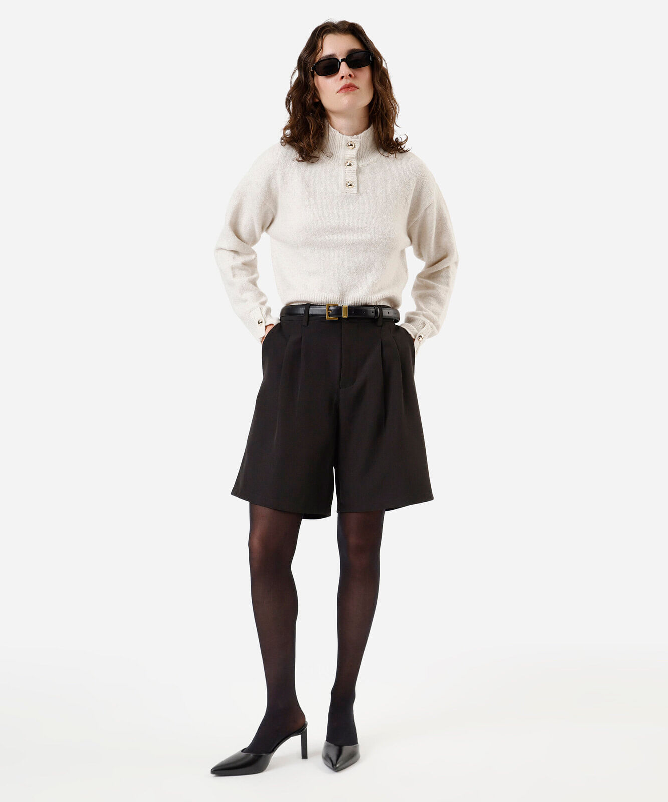 suéter cropped feminino de tricot gola alta bege