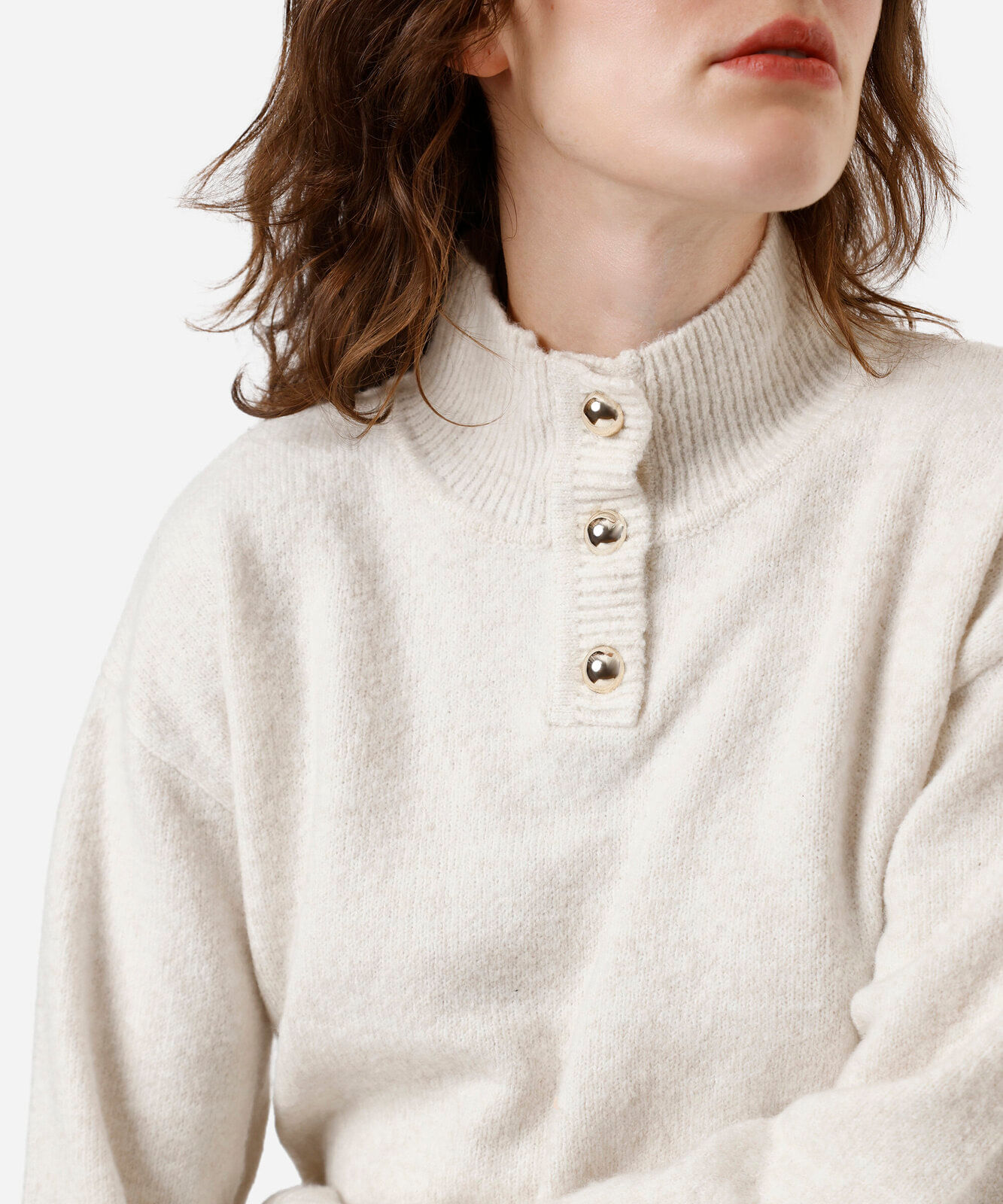 suéter cropped feminino de tricot gola alta bege