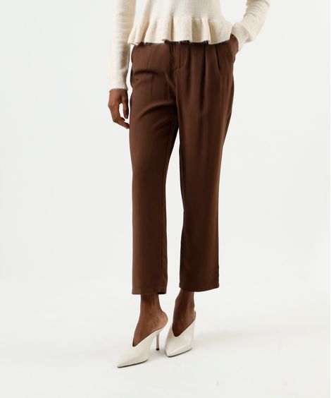 calça reta de alfaiataria feminina com viscose e pregas cós elástico marrom