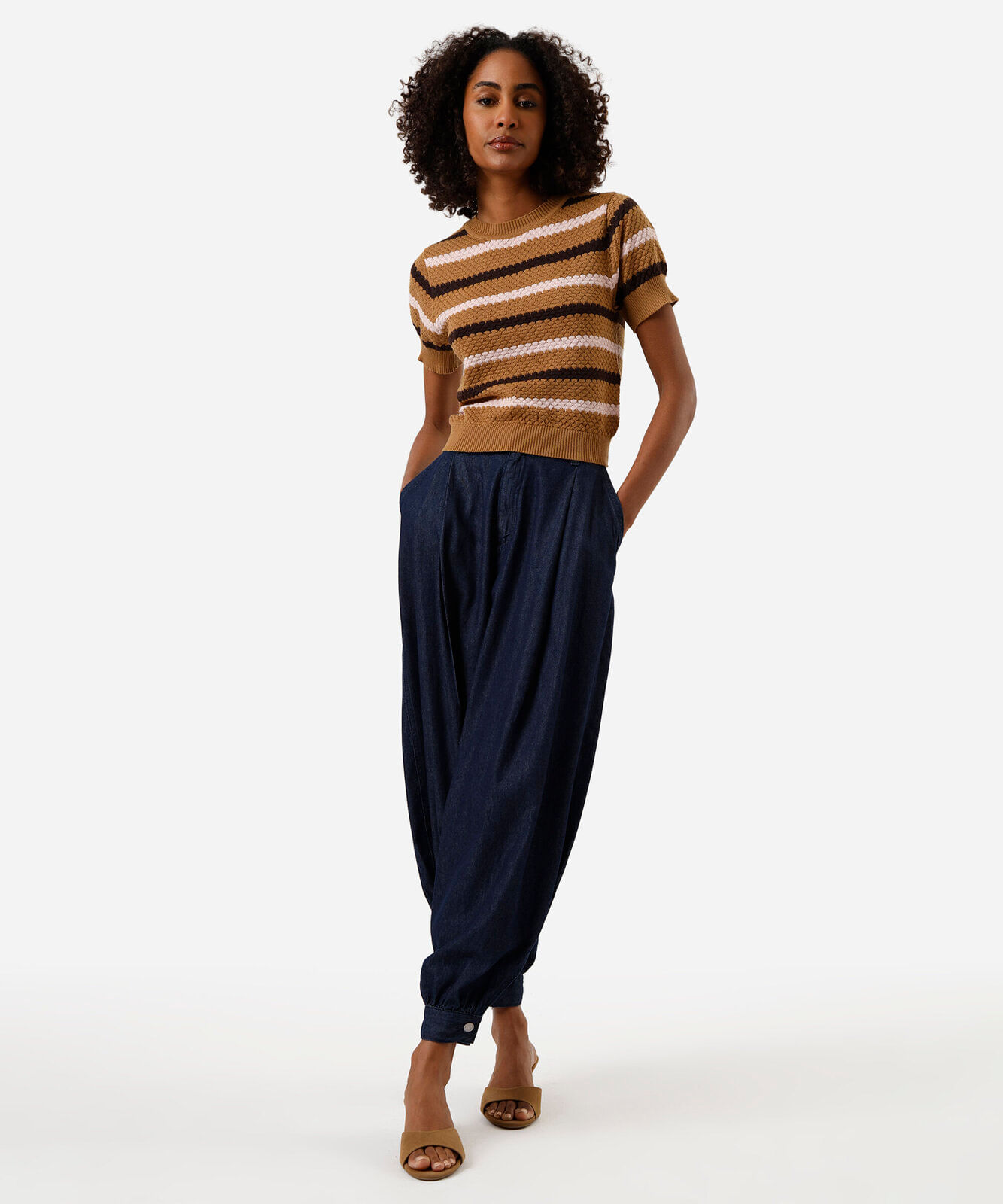 blusa feminina de tricot texturizada listrada marrom