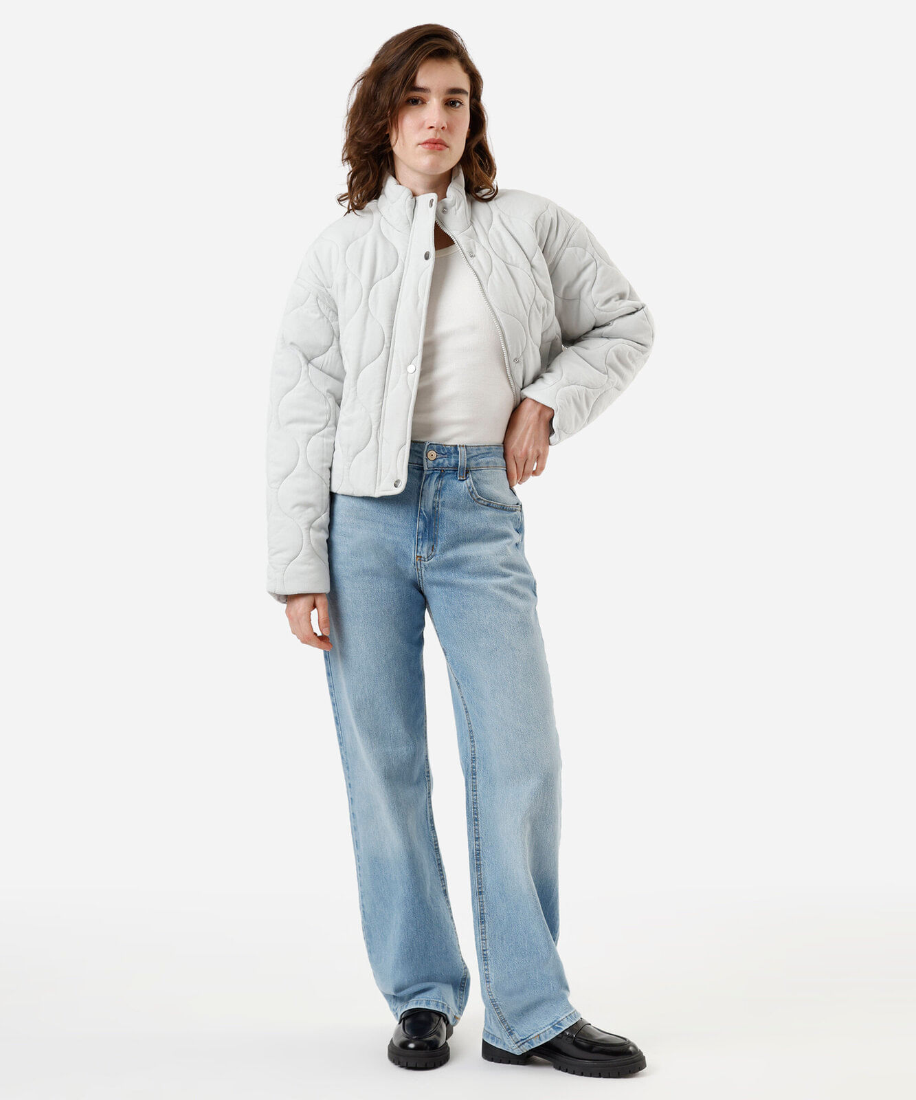 jaqueta puffer feminina matelassê gola alta cinza