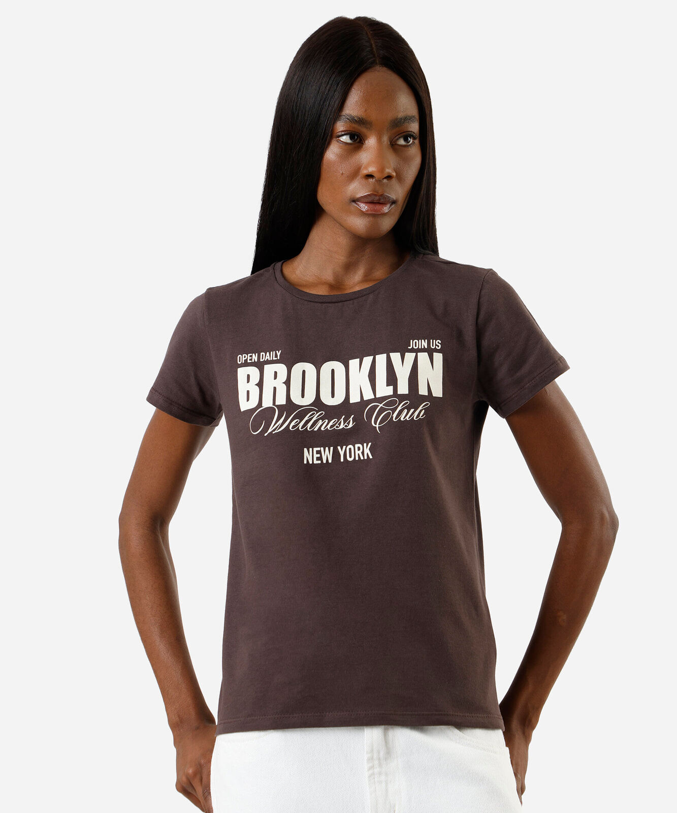 camiseta feminina de algodão manga curta estampada marrom