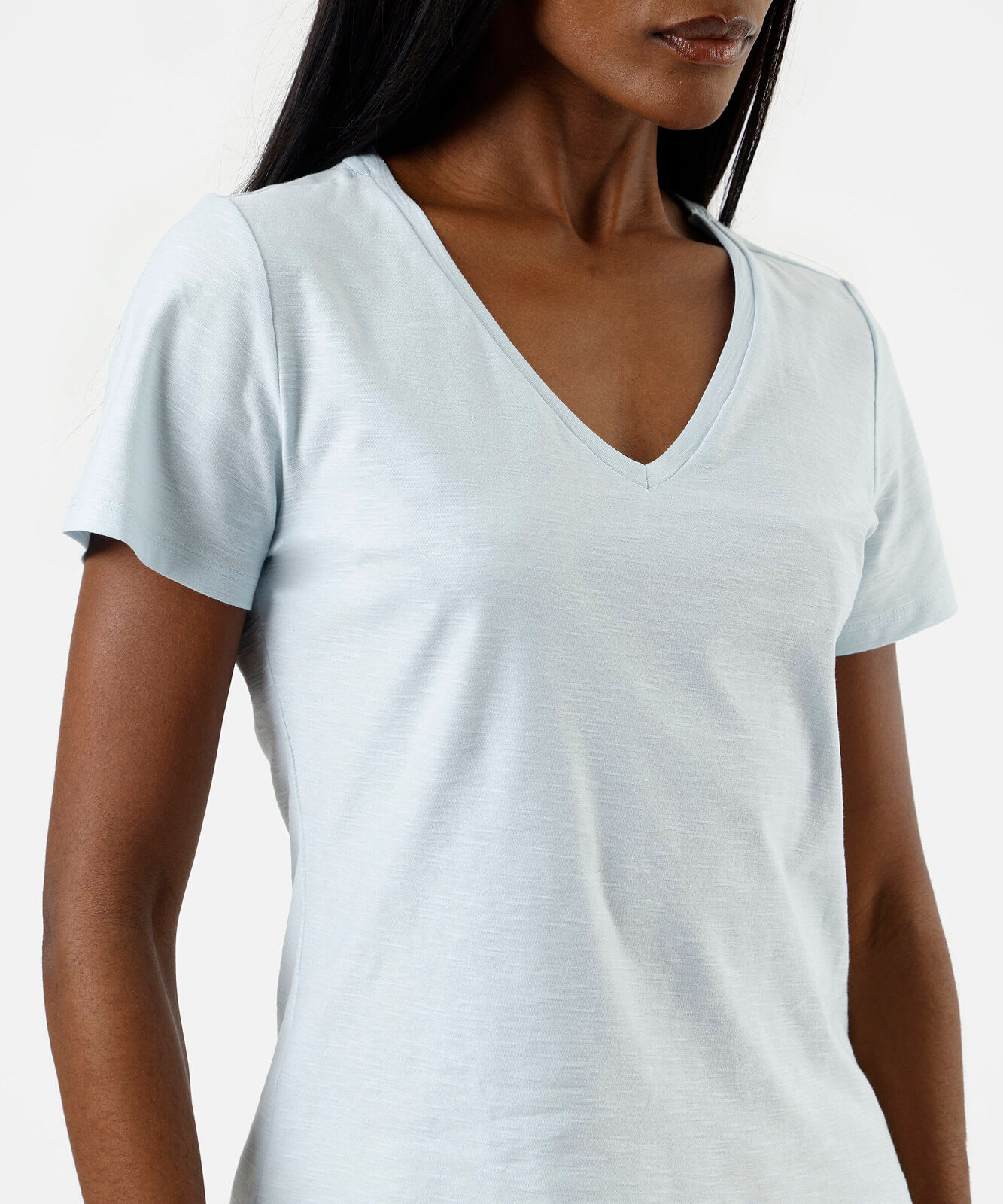blusa básica feminina de algodão peruano manga curta decote v azul