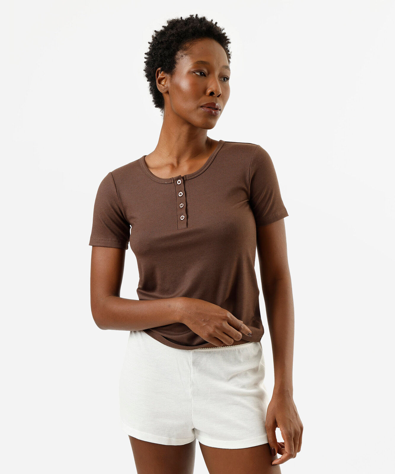 blusa de pijama feminina com botões marrom