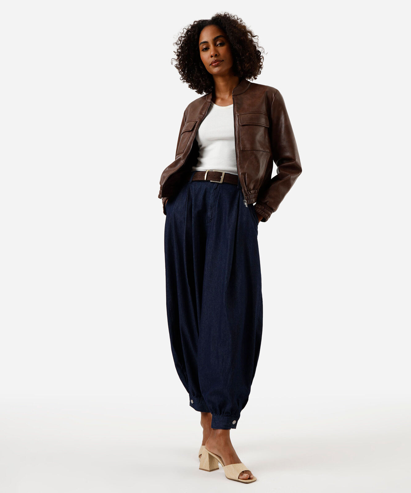 jaqueta bomber feminina de pu com bolsos marrom