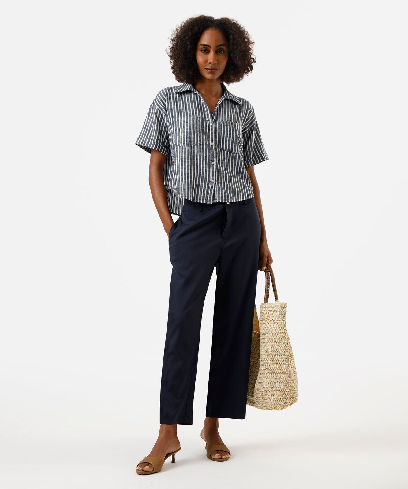 camisa feminina de algodão com bolsos listrada azul