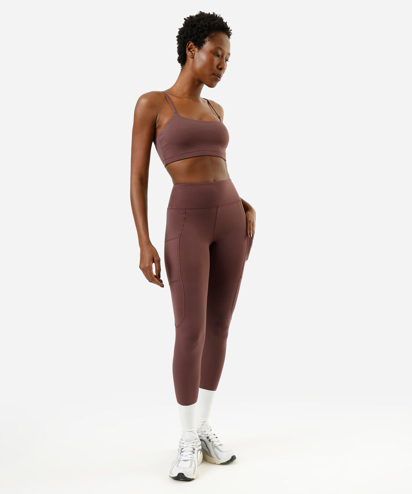 calça legging feminina esportiva com bolsos marrom