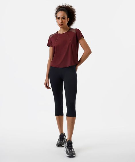 camiseta esportiva feminina com recorte em tule vinho