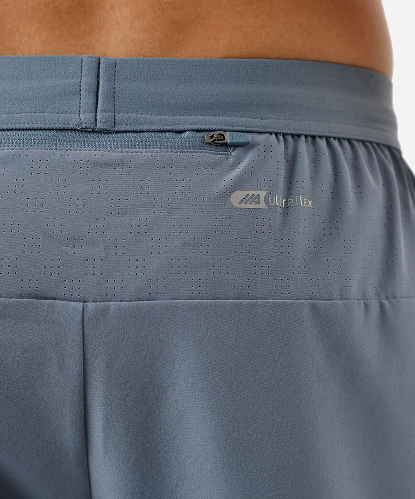 short masculino esportivo com recortes azul