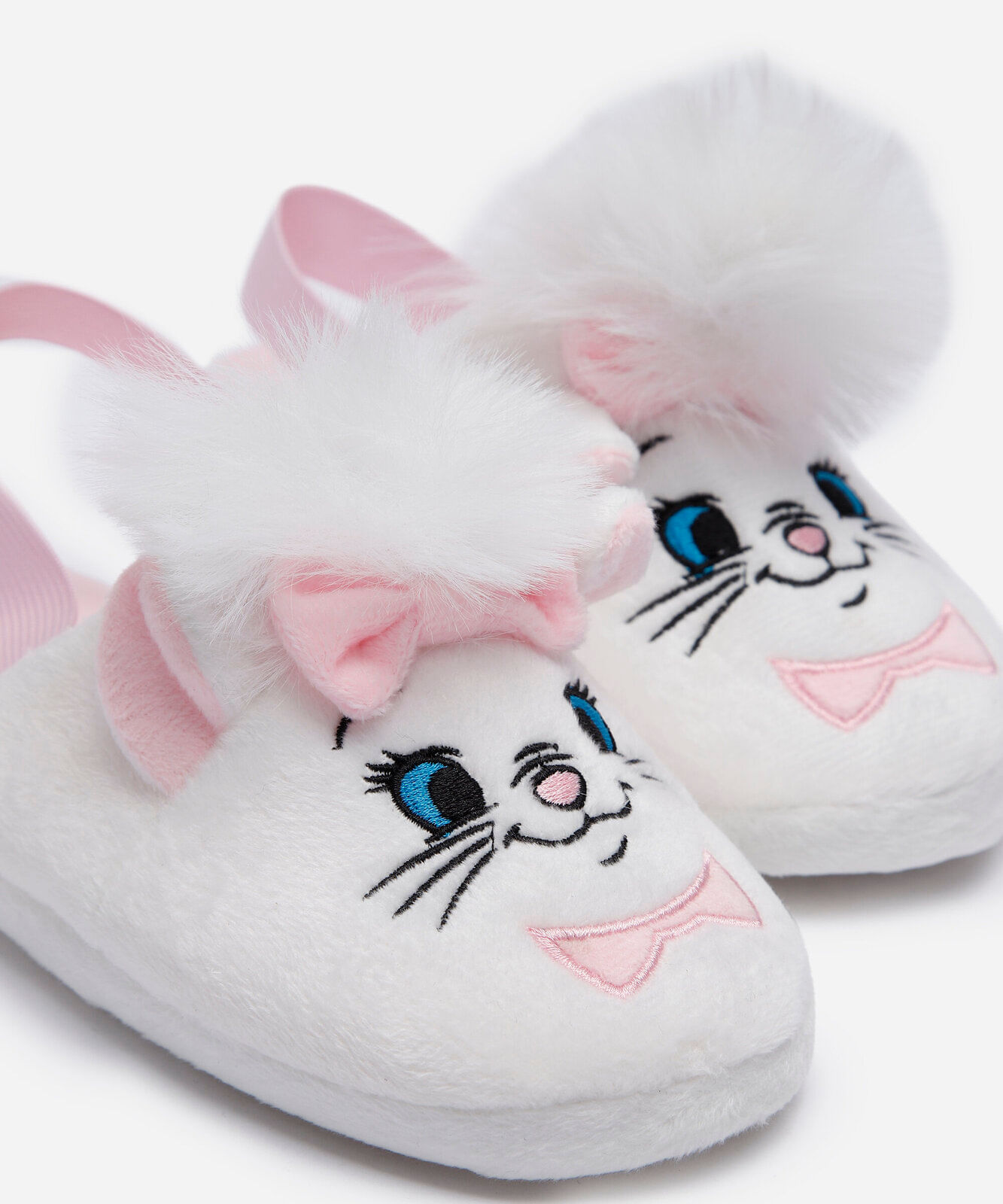 pantufa infantil de pelúcia com bordado gatinha marie branca