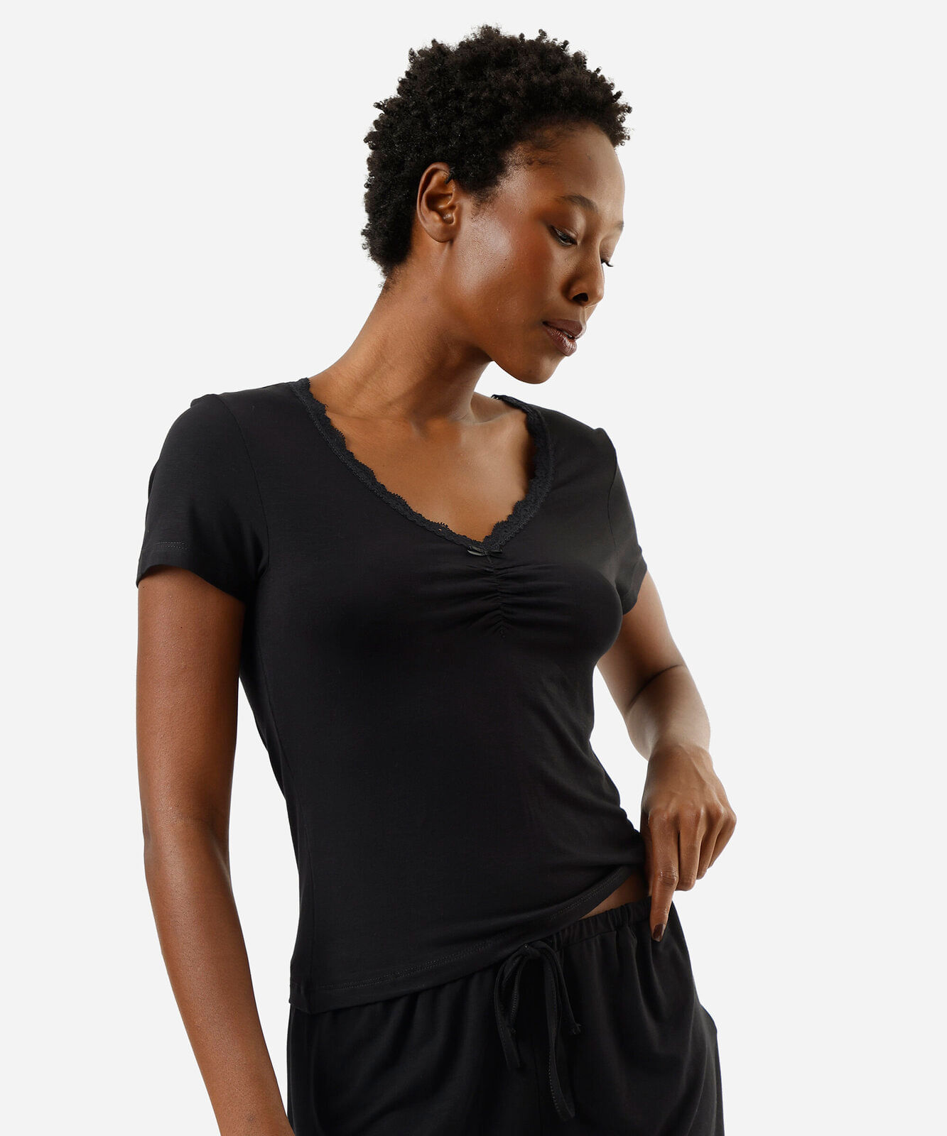 camiseta de pijama avulsa feminina em viscose com renda preta