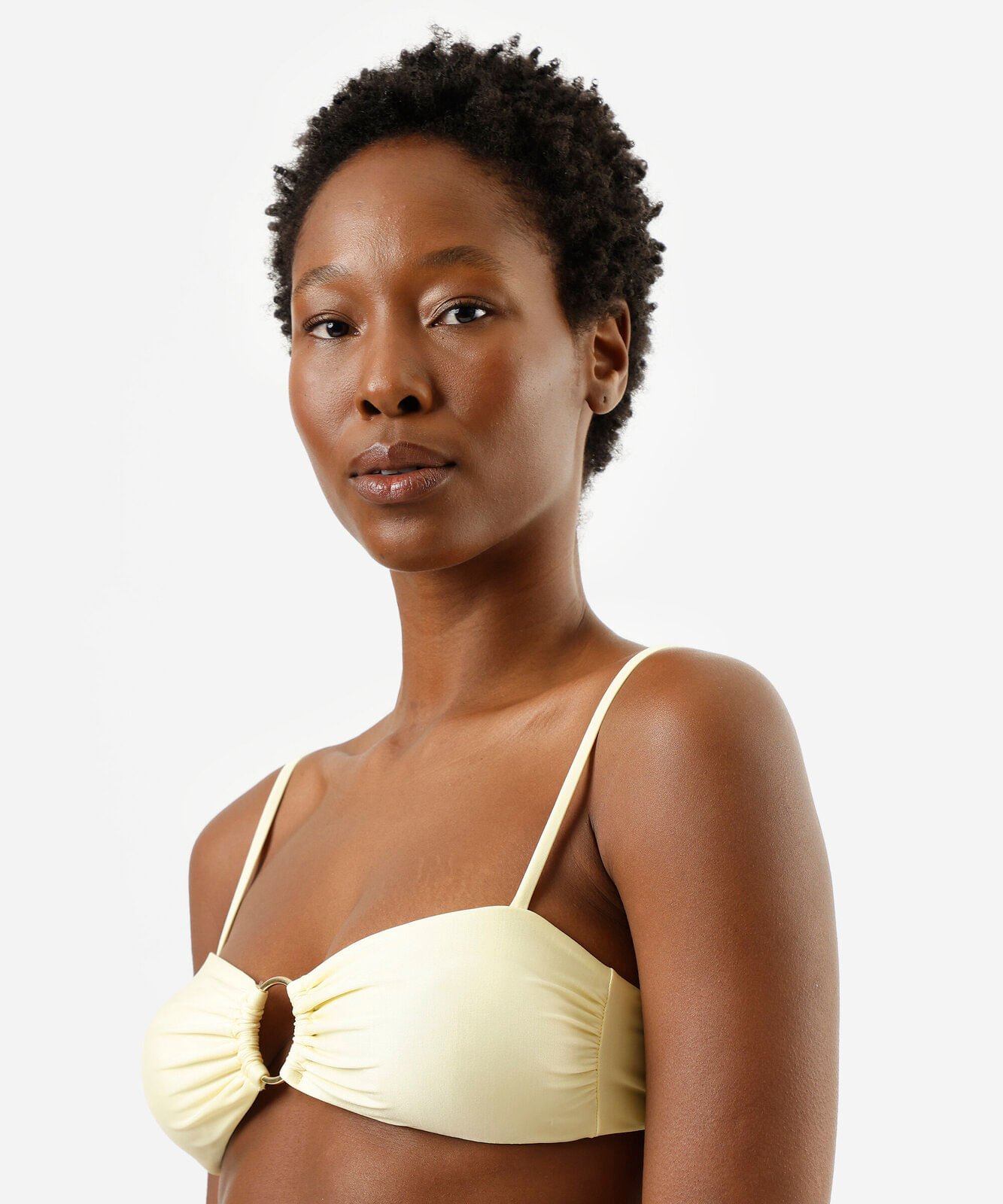 biquíni top faixa feminino com argola franzido amarelo