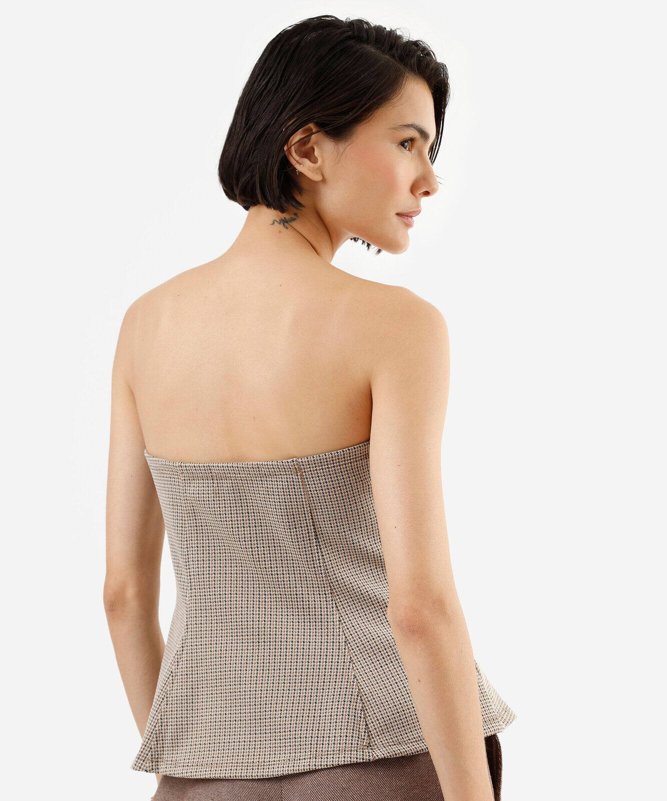 blusa peplum feminina de jacquard sem alça xadrez bege
