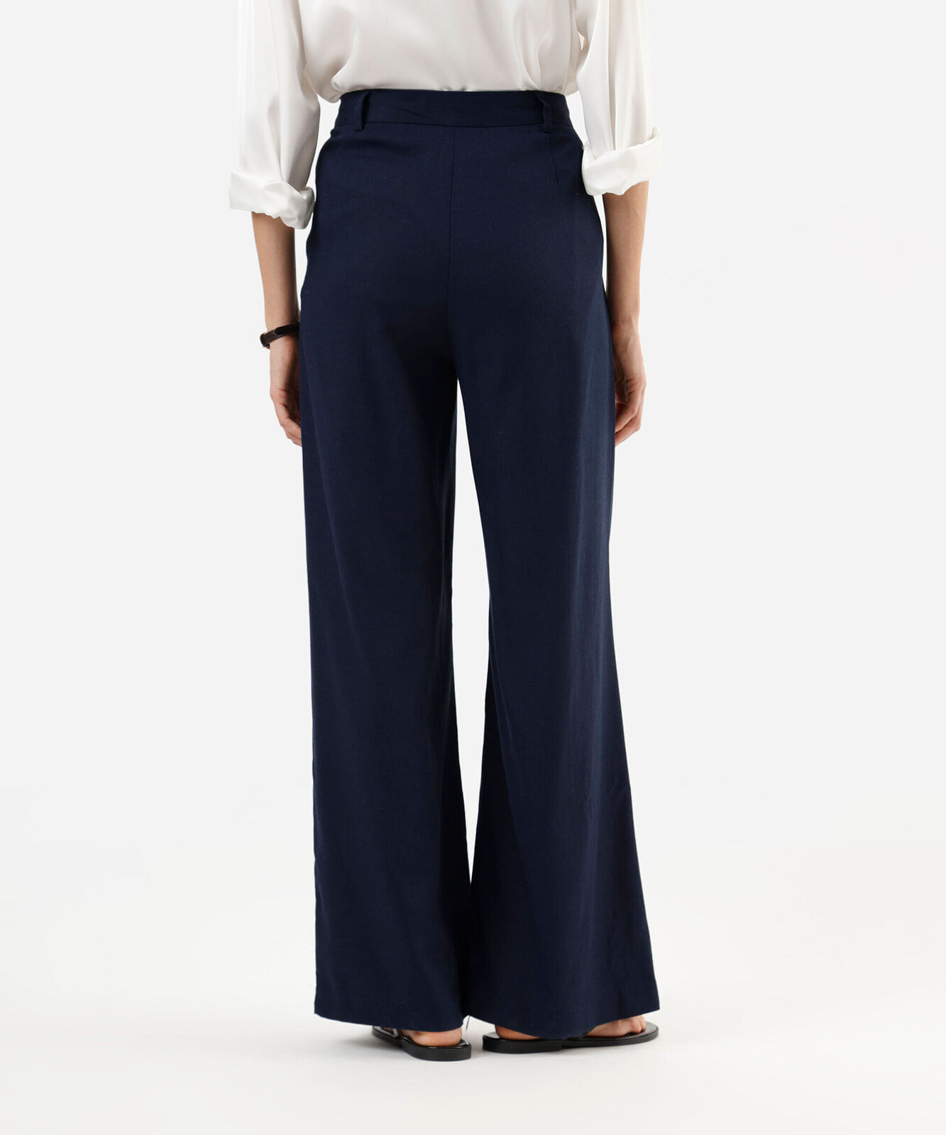 calça wide leg de alfaiataria feminina com linho e pregas azul