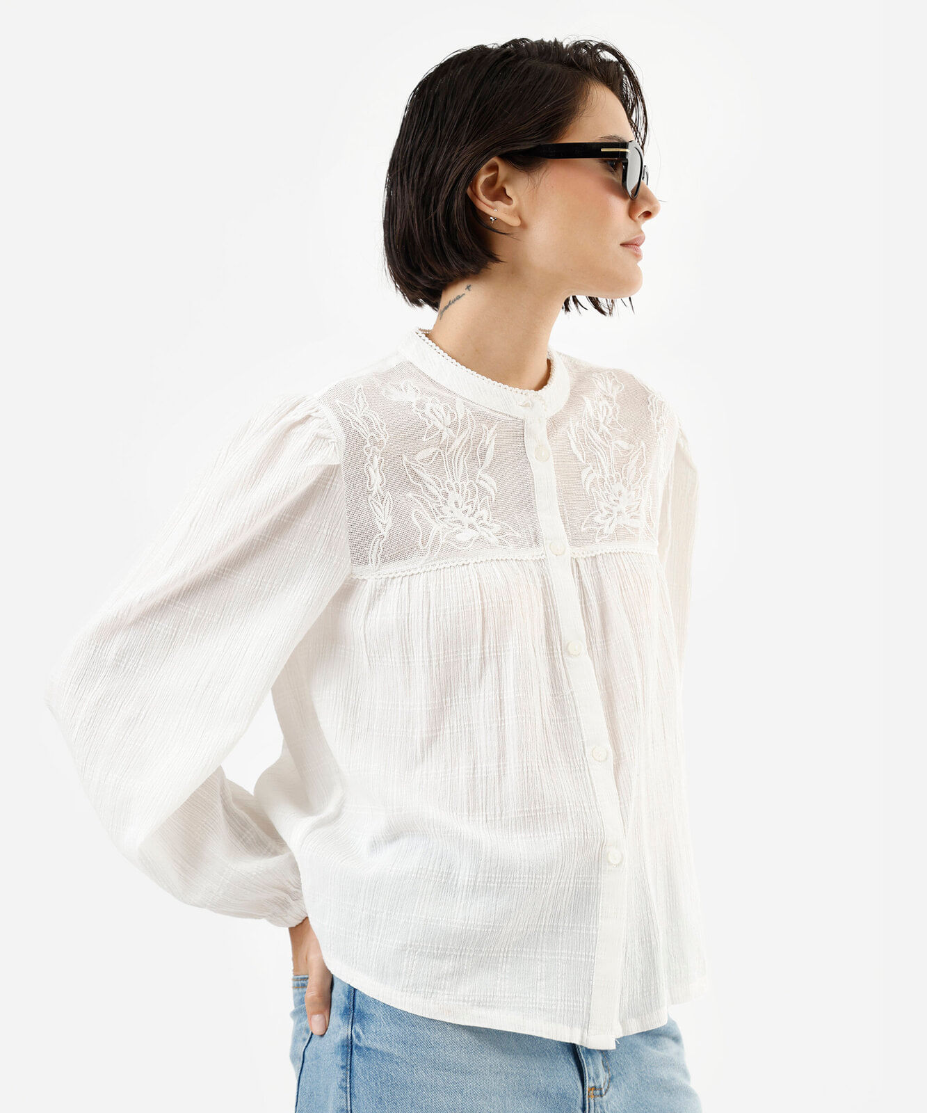 camisa de tule bordada off white