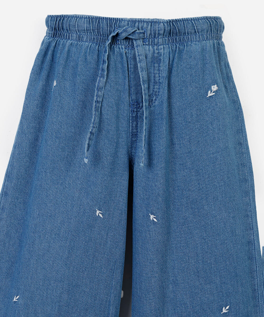 calça wide leg infantil jeans com bordado floral azul