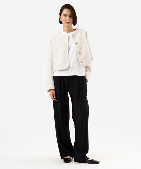 calça reta de alfaiataria feminina com viscose e pregas preta