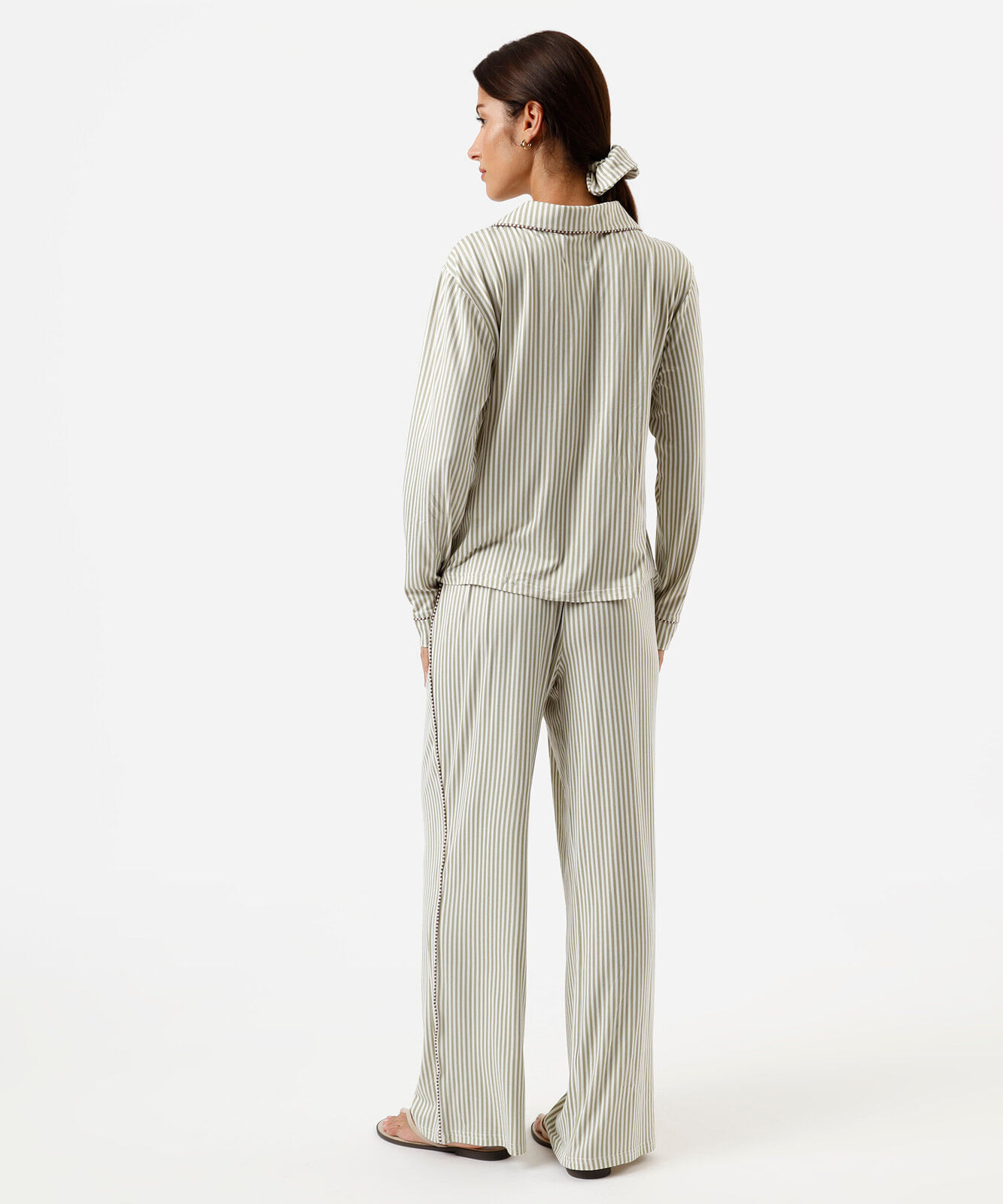 pijama longo americano listrado com scrunchie verde