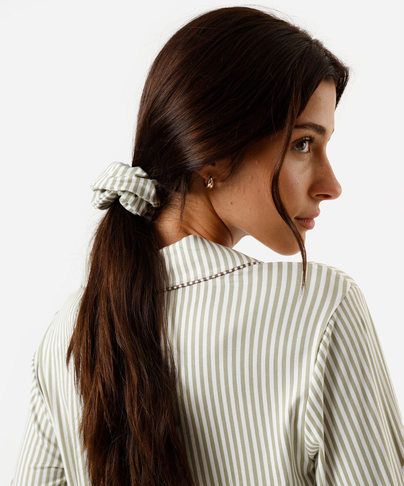 pijama longo americano listrado com scrunchie verde