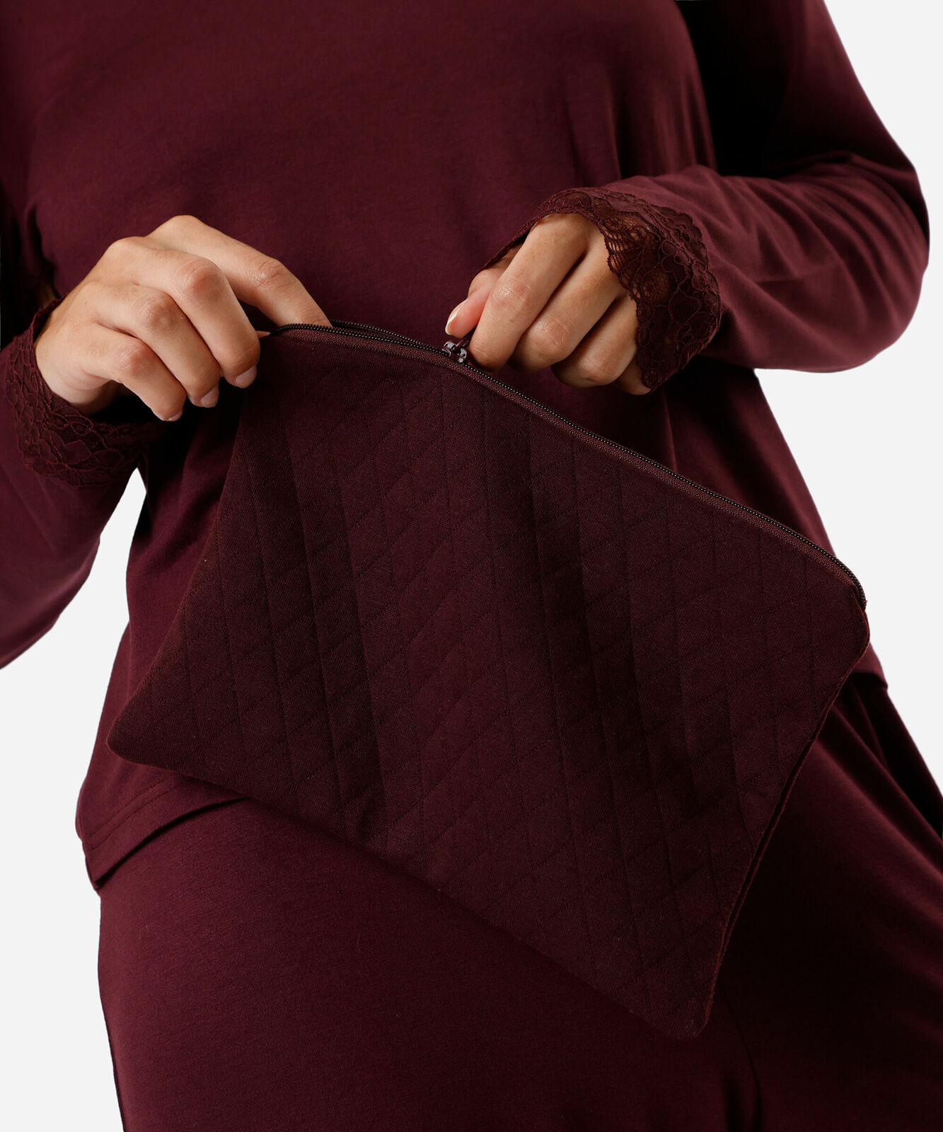 pijama longo feminino de viscose com nécessaire vinho