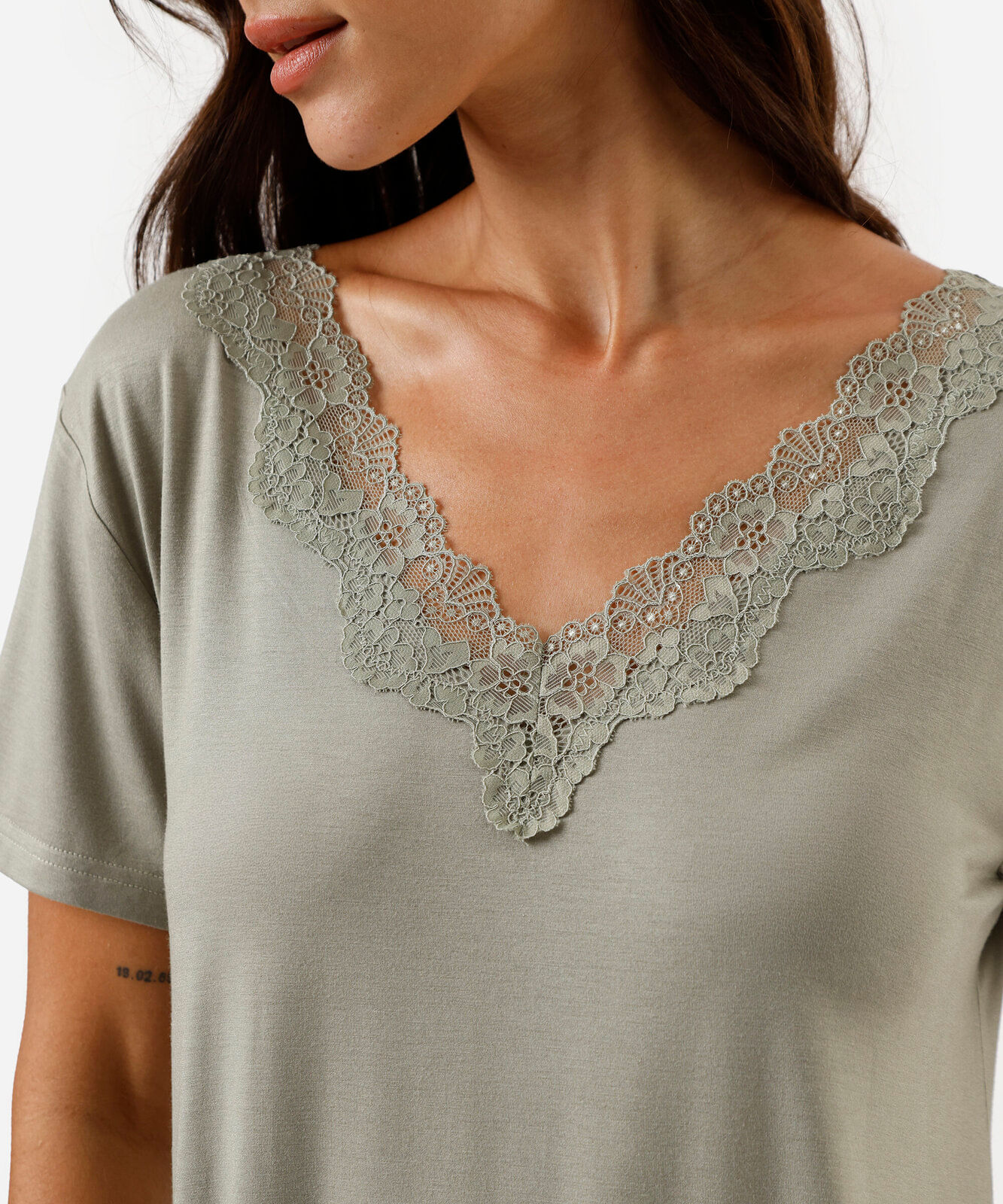 camisola feminina de viscose com renda verde