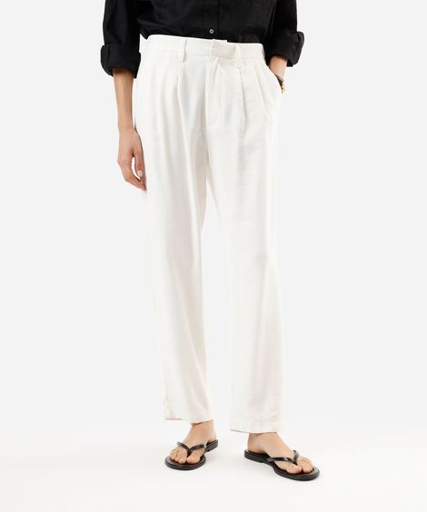 calça reta de alfaiataria feminina com viscose e pregas cós elástico off white