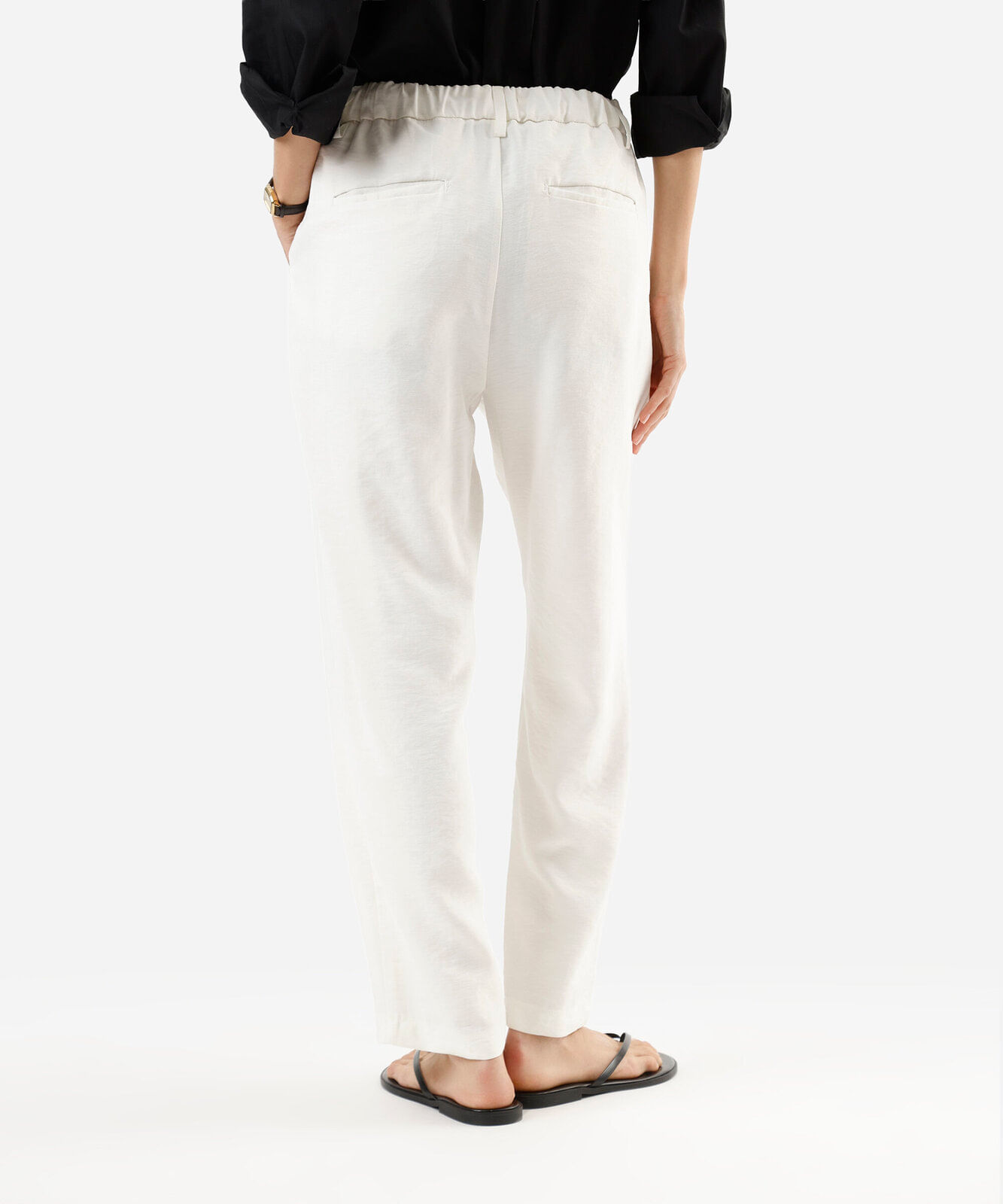 calça reta de alfaiataria feminina com viscose e pregas cós elástico off white