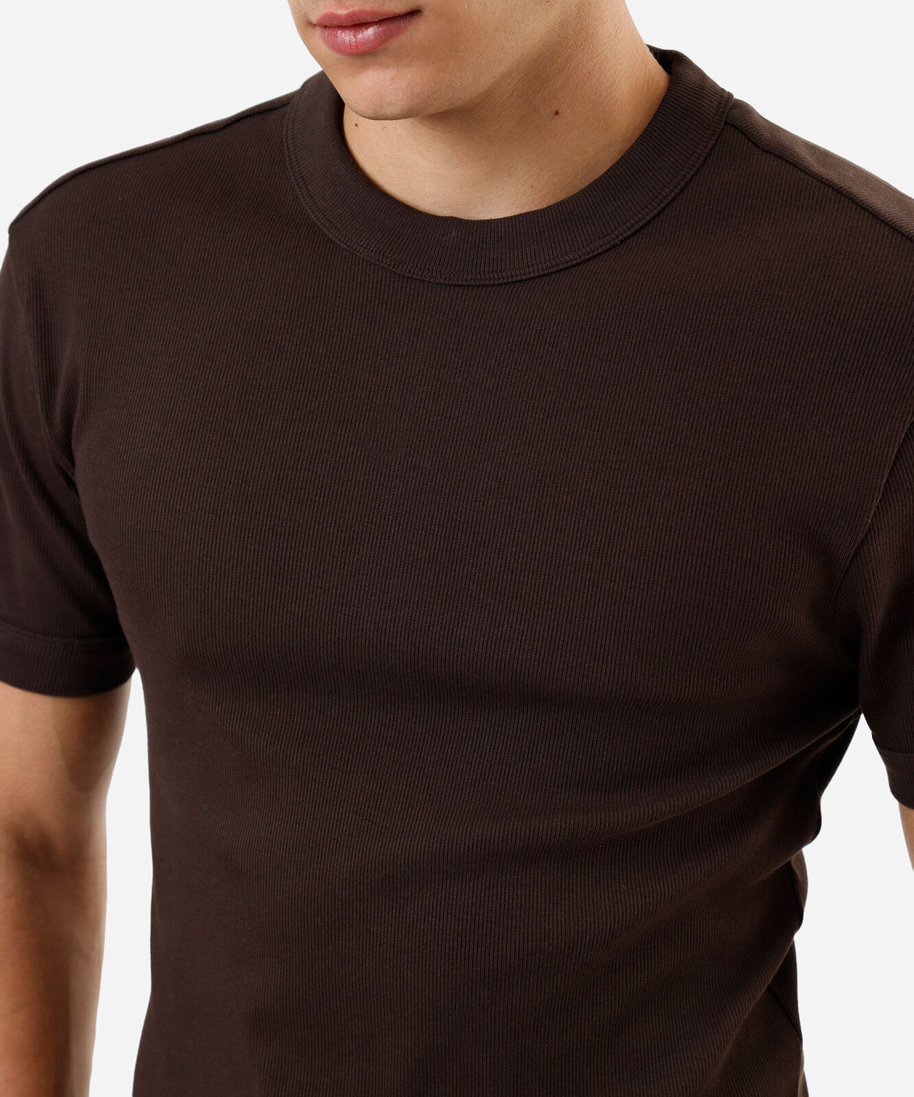 camiseta slim fit masculina de algodão manga curta canelada marrom