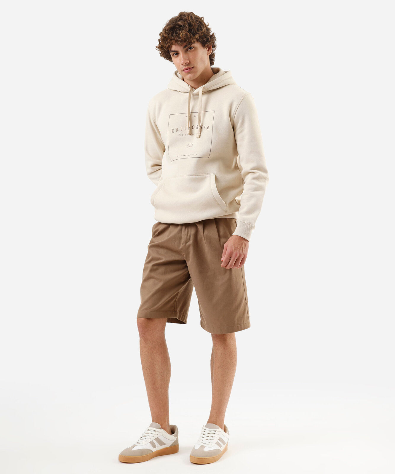 blusão masculino de moletom com capuz estampado bege