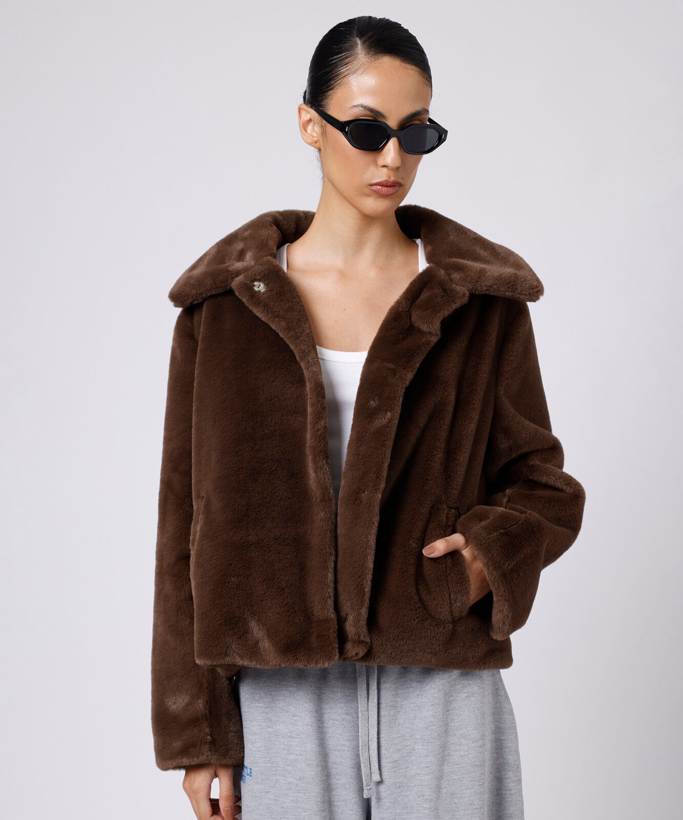 casaco de pelúcia oversized mindset marrom