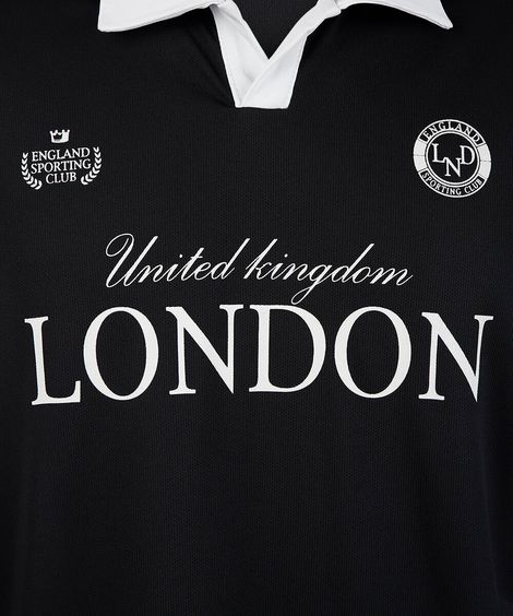 camiseta juvenil com gola manga longa estampada preta