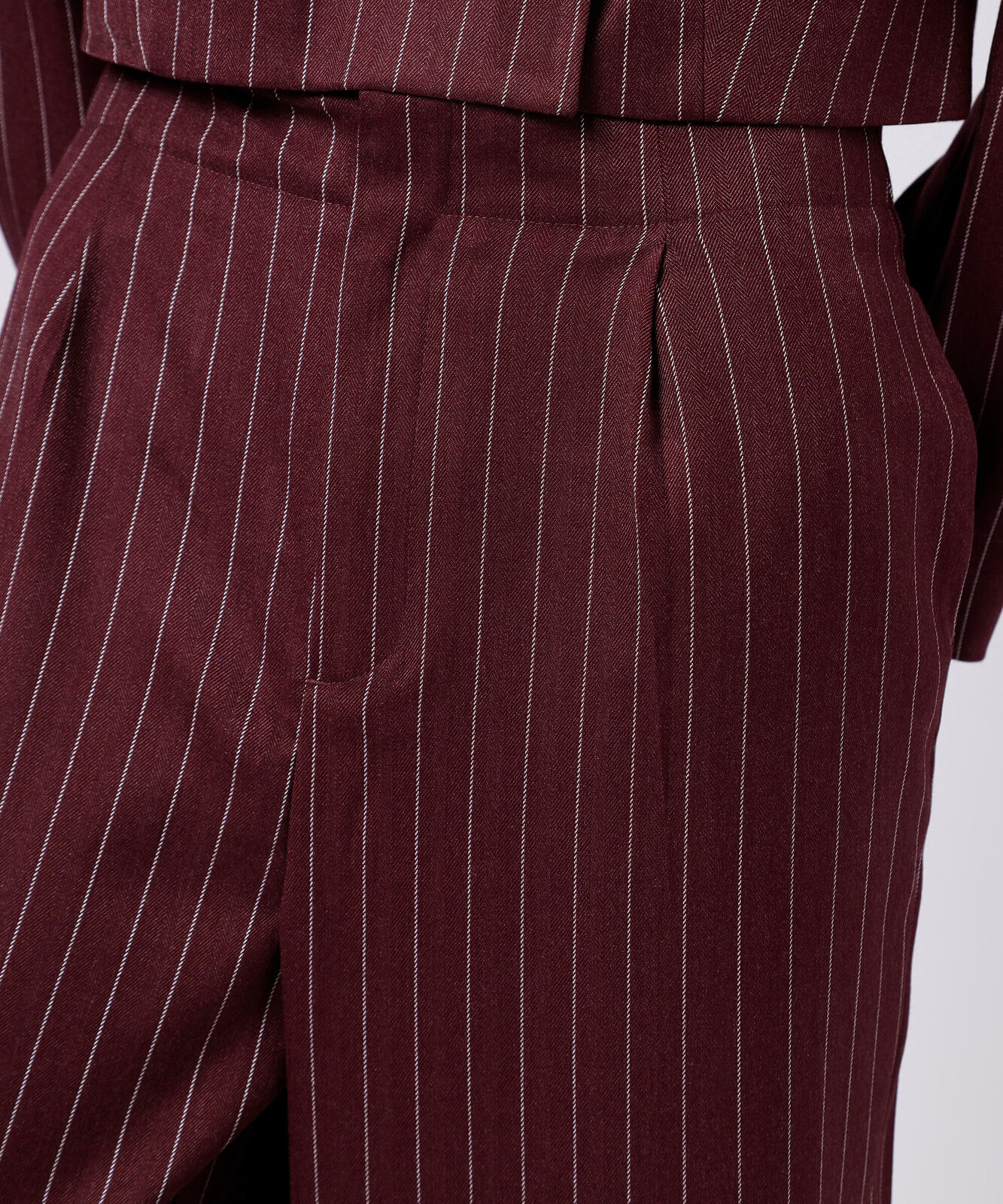 calça reta de alfaiataria feminina risca de giz mindset vinho